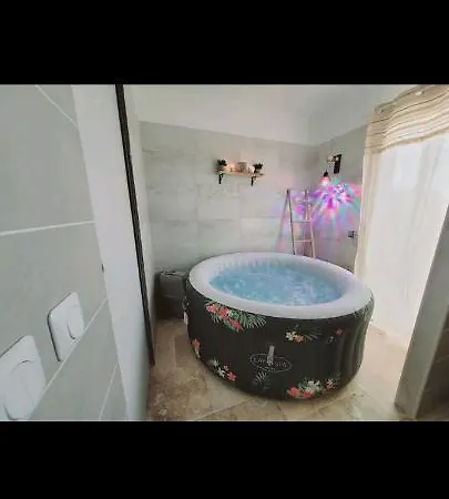 Ferienhaus 6 Couchages Privatif, Acces Direct Mer, Piscine