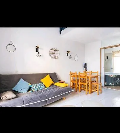 Holiday home 6 Couchages Privatif, Acces Direct Mer, Piscine